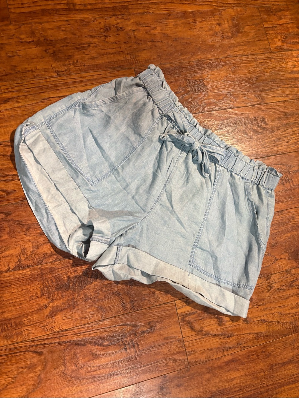 Aerie women’s size L pull on jean shorts